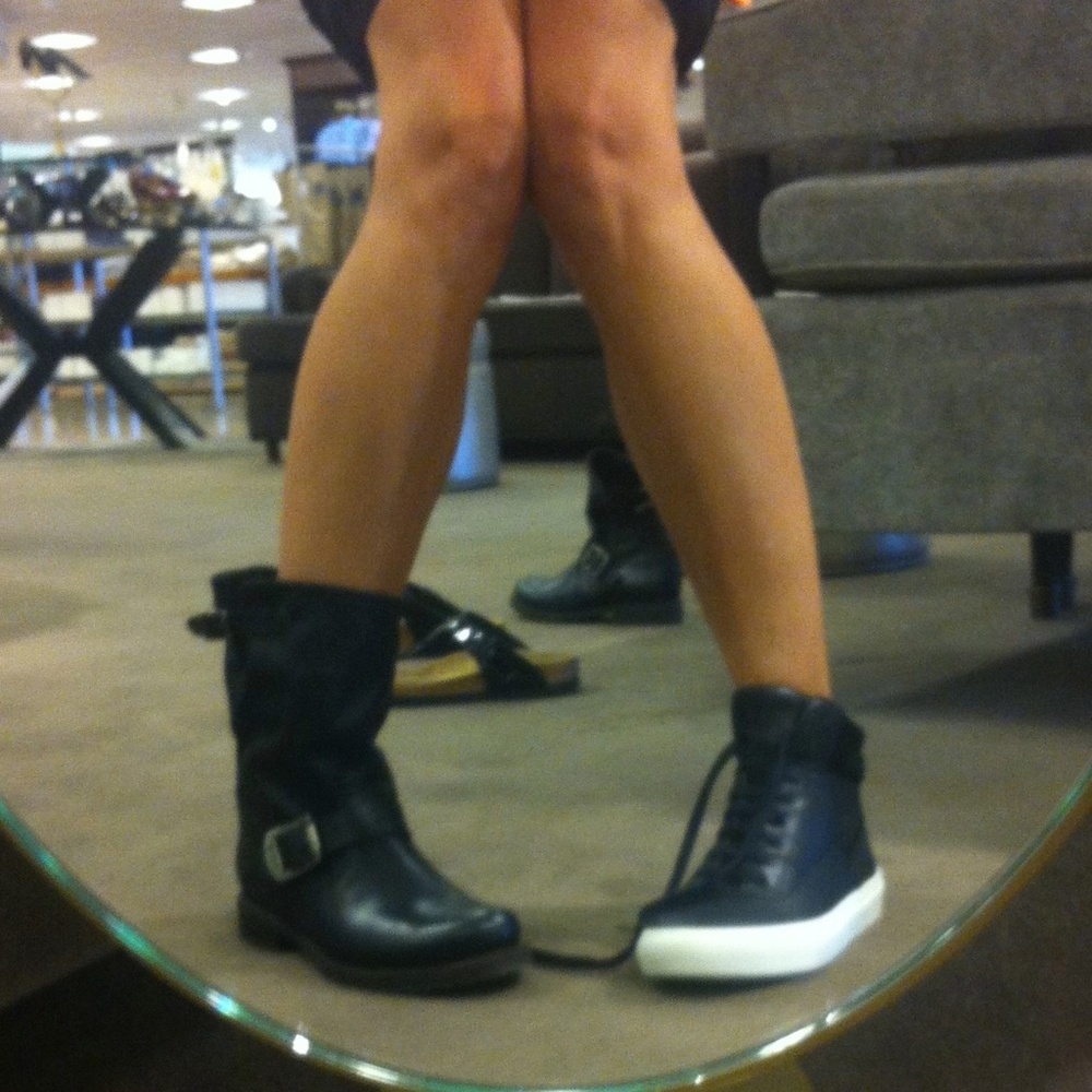 Meet your Posher, Lauri